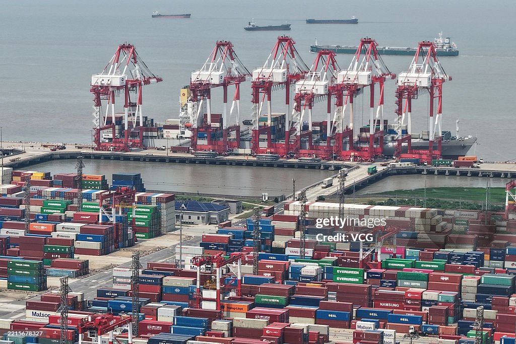 Shanghai Port Bustles With Cargos
