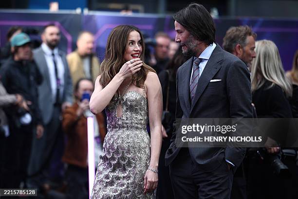 Keanu Reeves Chat 11,052 Ana De Armas Photos & High Res Pictures - Getty Images