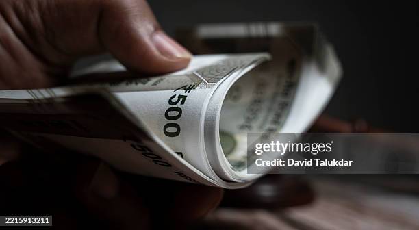 indian 500 currency note - indian currency stock pictures, royalty-free photos & images