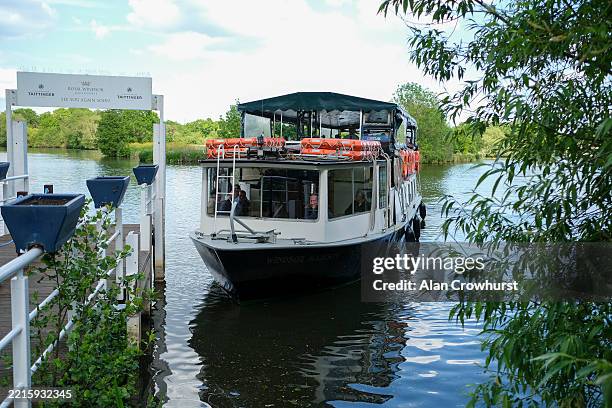 The River Taxi arrives from the Windsor Castle area to drop racegoers off for the nights raci at Windsor Racecourse on May 19, 2025 in Windsor,...