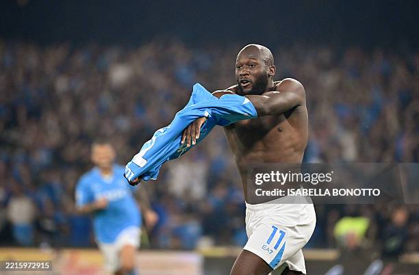 Napoli's Belgian forward Romelu Lukaku celebrates after scoring his team's second goal during the Italian Serie A football match between Napoli and...
