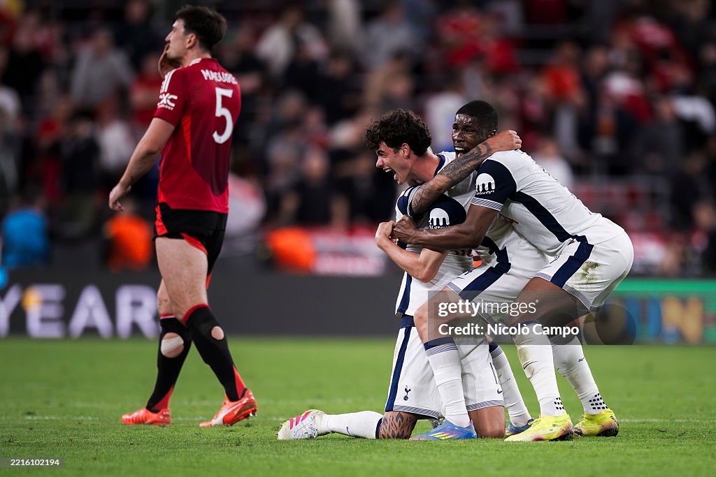 (L-R) Cristian Romero, Archie Gray and Kevin Danso of...