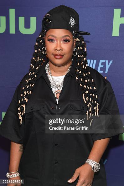Rapper Da Brat attends the Atlanta premiere of Ricky Smiley's... News ...