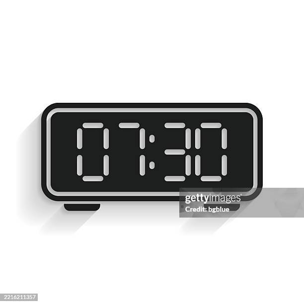 digitaluhr. symbol mit langem schatten auf weißem hintergrund - digitaluhr stock-grafiken, -clipart, -cartoons und -symbole