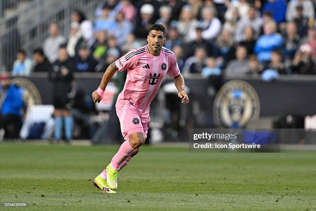 Inter Miami forward Luis Suarez runs to the play during the game... News Photo - Getty Images Inter Miami forward Luis Suarez runs to the play during the game... News Photo - Getty Images