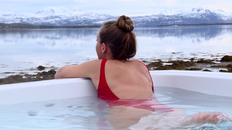 https://media.gettyimages.com/id/2216222424/video/peaceful-hot-tub-retreat-with-mountain-scenery-in-northern-norway.jpg?b=1&s=640x640&k=20&c=jEp4iTYWAEv41MjJ_z3DqXa2BKTLRMwCcSZxdOPyWOc=