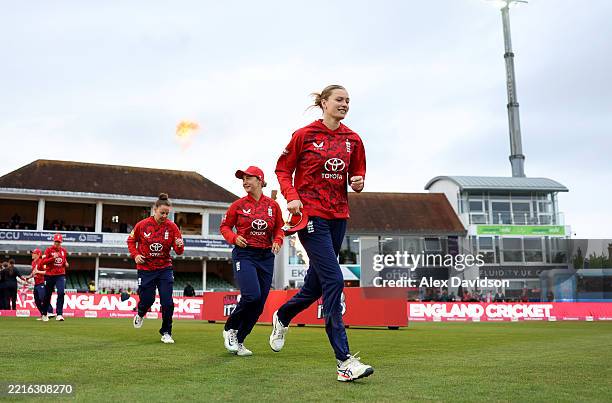 Lauren Bell of England takes to the field during the 1st Women's Vitality IT20 between England and West Indies at The Spitfire Ground on May 21, 2025...