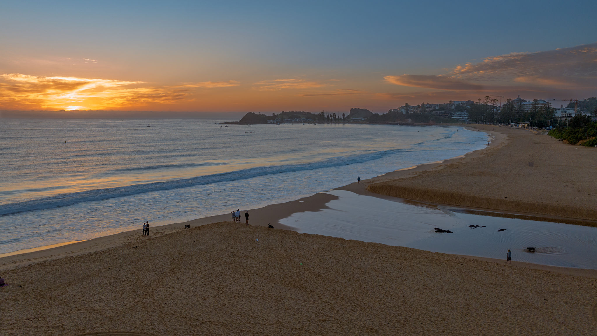 sunset-beach-scenery-surfers-peaceful-moment sunset-beach-scenery-surfers-peaceful-moment