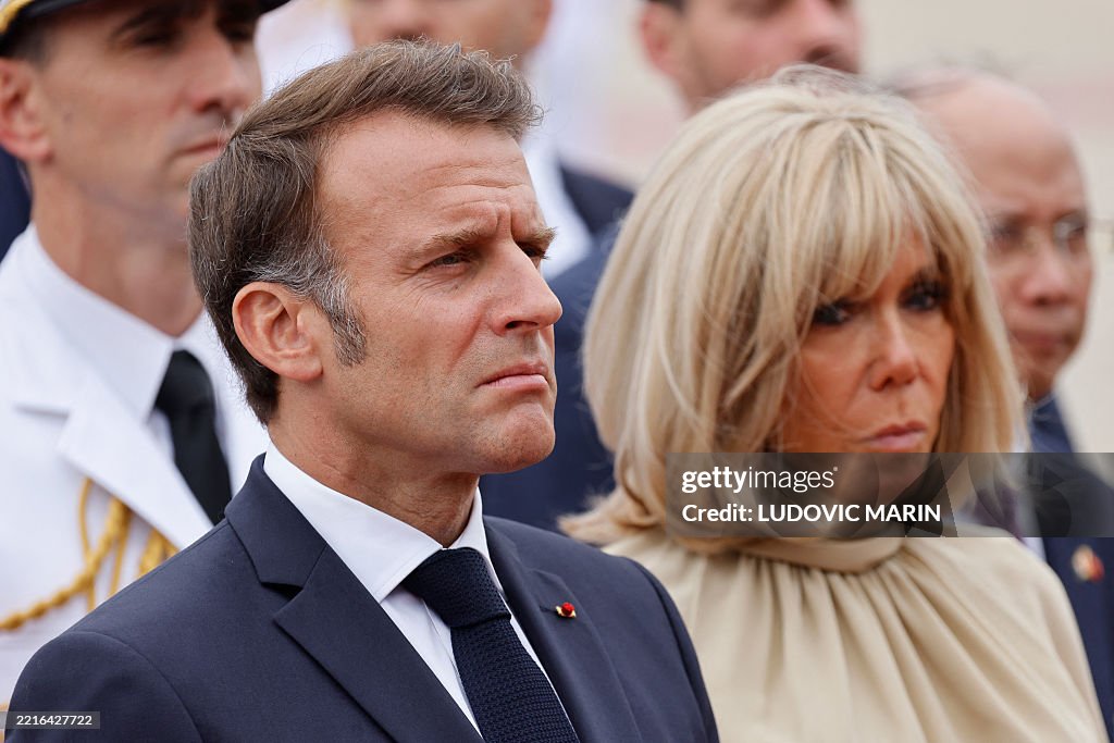 TOPSHOT-VIETNAM-FRANCE-DIPLOMACY
