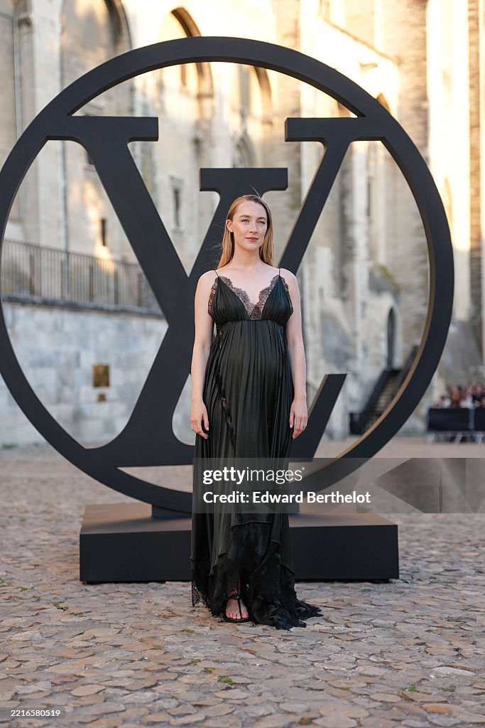 Louis Vuitton Cruise 2026 - Street Style