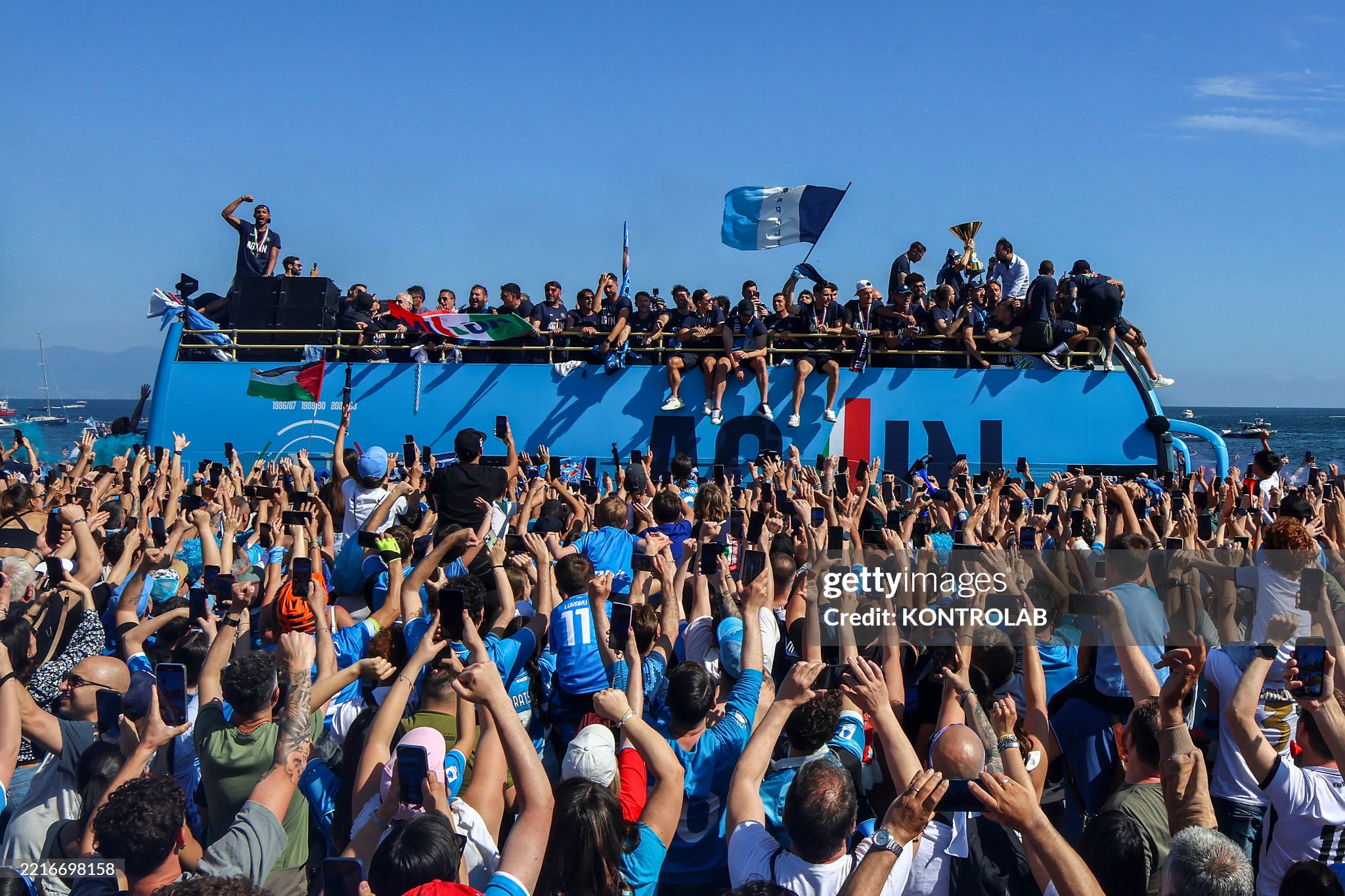 Napoli chairman gives next hint about Conte’s future during title celebration