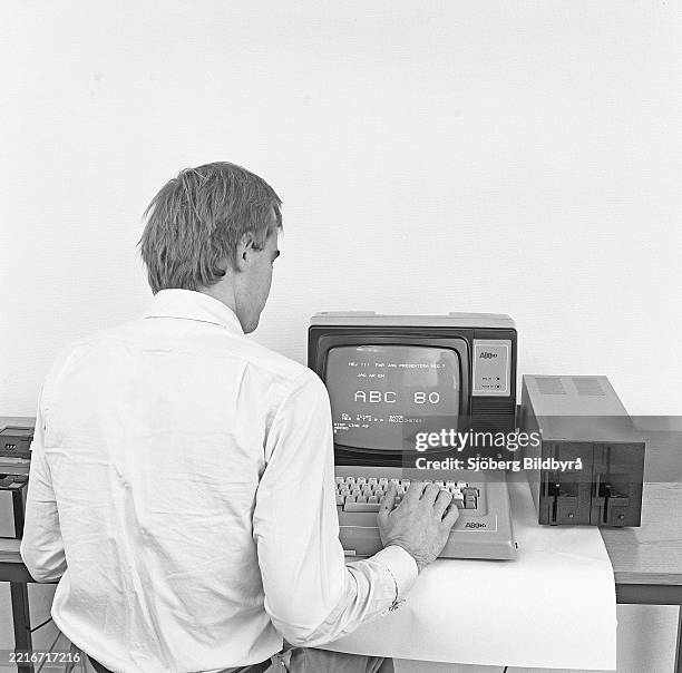 Abc 80 Computer 57,702 Desktop Computer Screen Stock Photos, High-Res Pictures, and ...