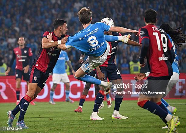 Scott McTominay of Napoli scores his team's first goal during the Serie A match between Napoli and Cagliari at Stadio Diego Armando Maradona on May...
