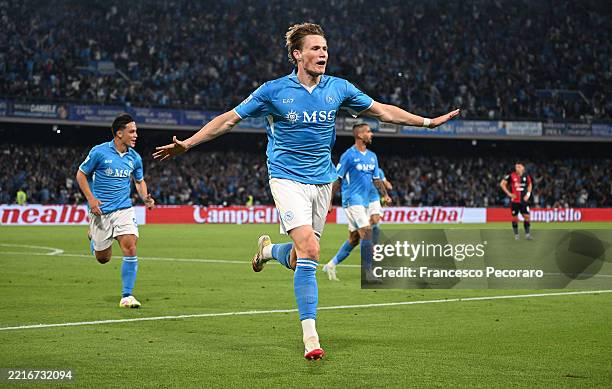 Scott McTominay of Napoli celebrates scoring his team's first goal during the Serie A match between Napoli and Cagliari at Stadio Diego Armando...