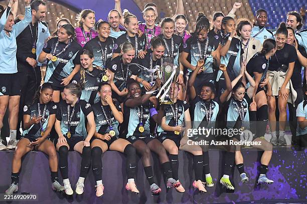 Mandy Freeman 2,850 Concacaf Trophy Stock Photos, High-Res Pictures, and Images ...
