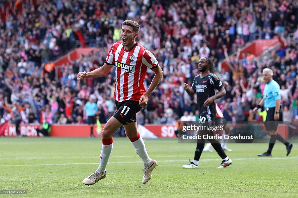 Southampton FC v Arsenal FC - Premier League