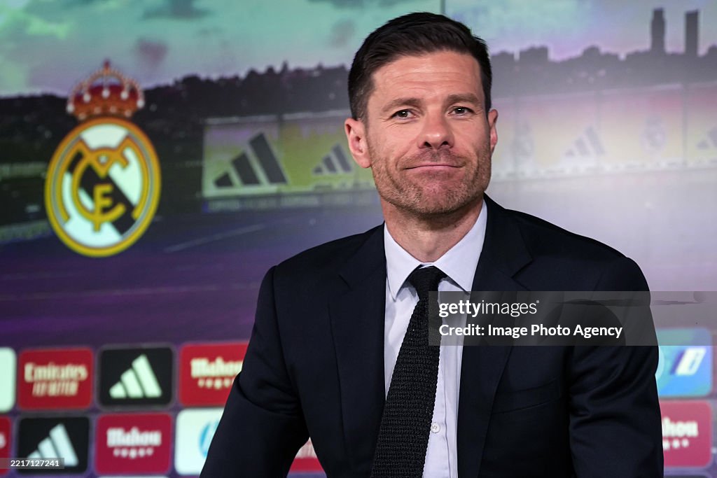Xabi Coach Xabi Alonso of Real Madrid during press conference at... News ...
