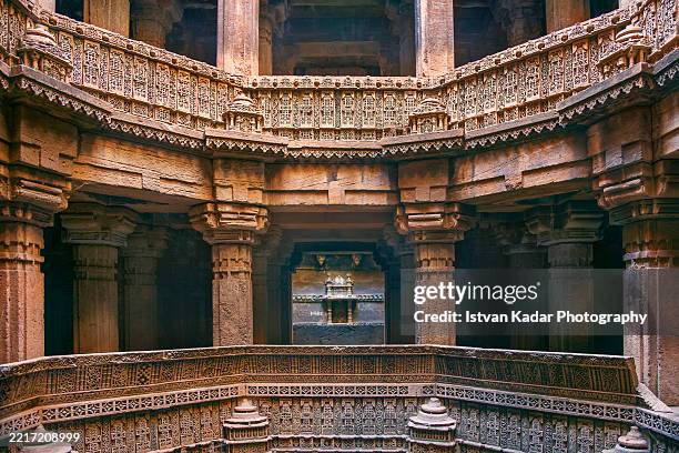 dada harir stepwell, ahmedabad, india - stepwell stock pictures, royalty-free photos & images
