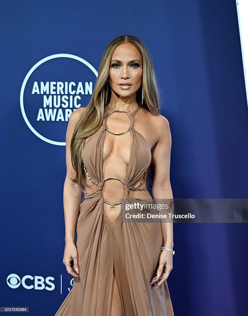 2025 American Music Awards - Winners Walk