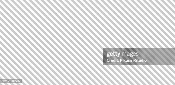 graue diagonale linien auf weißem hintergrund. reihen von schrägen grauen linien, streifengitter, mesh-muster mit strichen - grautier pferdeartige stock-grafiken, -clipart, -cartoons und -symbole