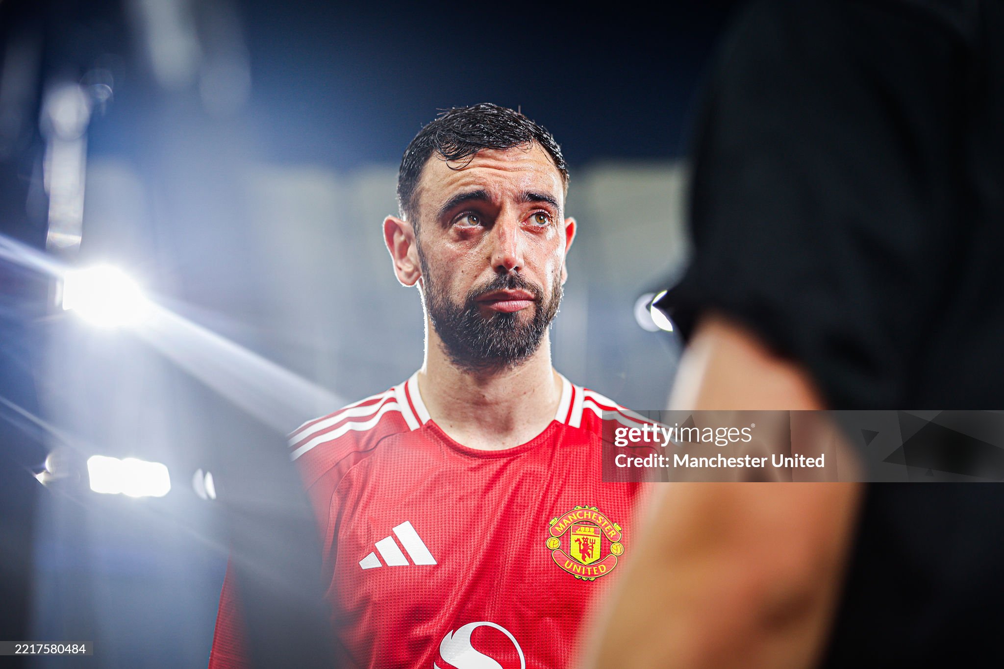 Manchester United waits: Fernandes receives huge offer from Saudi Arabia