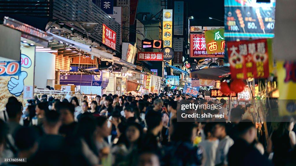 TAICHUNG TAIWAN :Yizhong Street Night Market was popular with tourits and locals, Taichung City, Taiwan