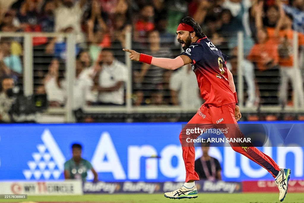 TOPSHOT-CRICKET-IND-IPL-T20-BENGALURU-PUNJAB