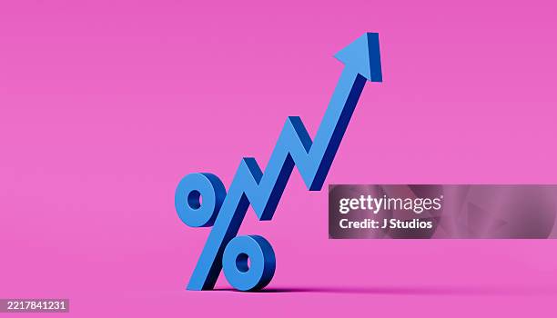 percentage symbol with slash transforming into upward growth graph representing financial gains and market trends - pijl omhoog stockfoto's en -beelden