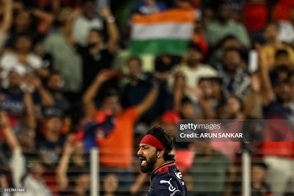 TOPSHOT-CRICKET-IND-IPL-T20-BENGALURU-PUNJAB