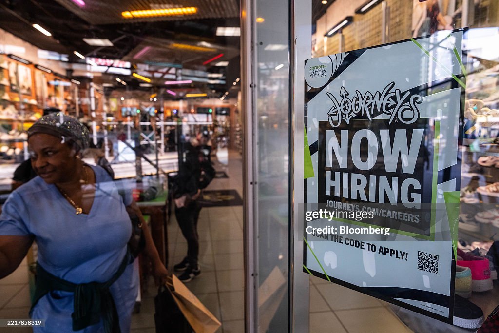 US Job Openings Unexpectedly Increase To 7.39 Million