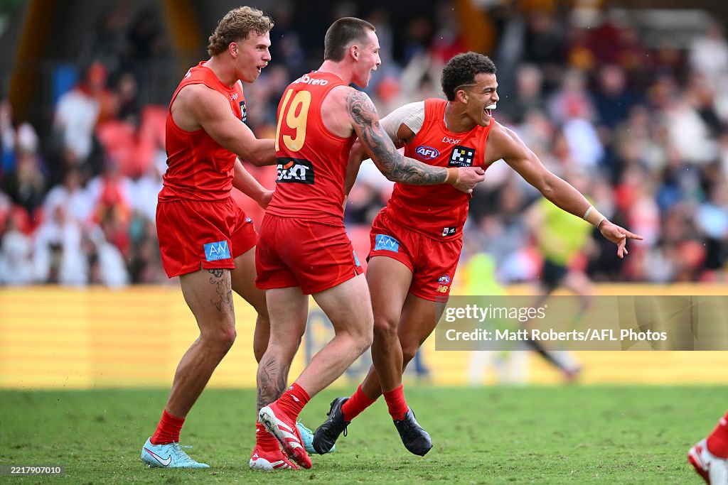 AFL Rd 12 - Gold Coast v Fremantle