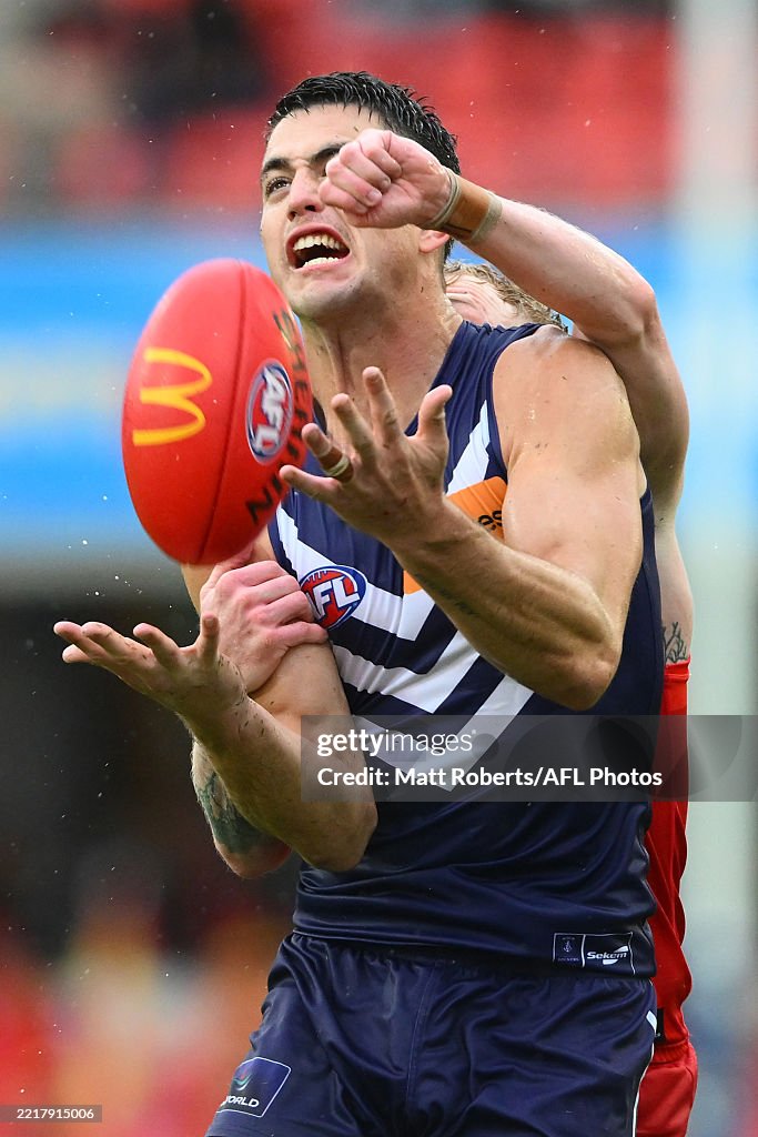 AFL Rd 12 - Gold Coast v Fremantle