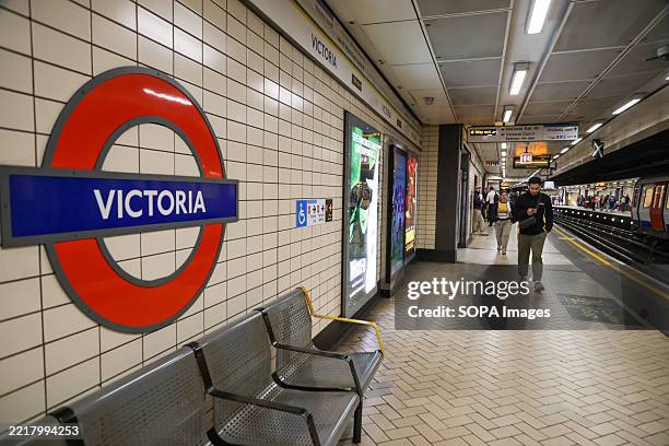 View of the Victoria Underground Station platform.