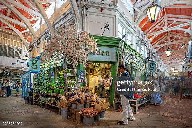 market stalls and shoppers in the covered market in oxford - oxford england stock pictures, royalty-free photos & images