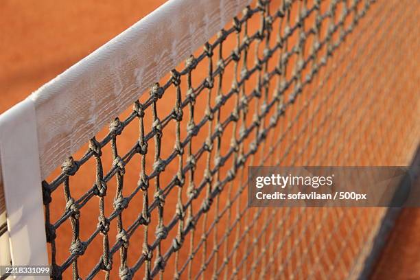 close-up of net - red de tenis fotografías e imágenes de stock