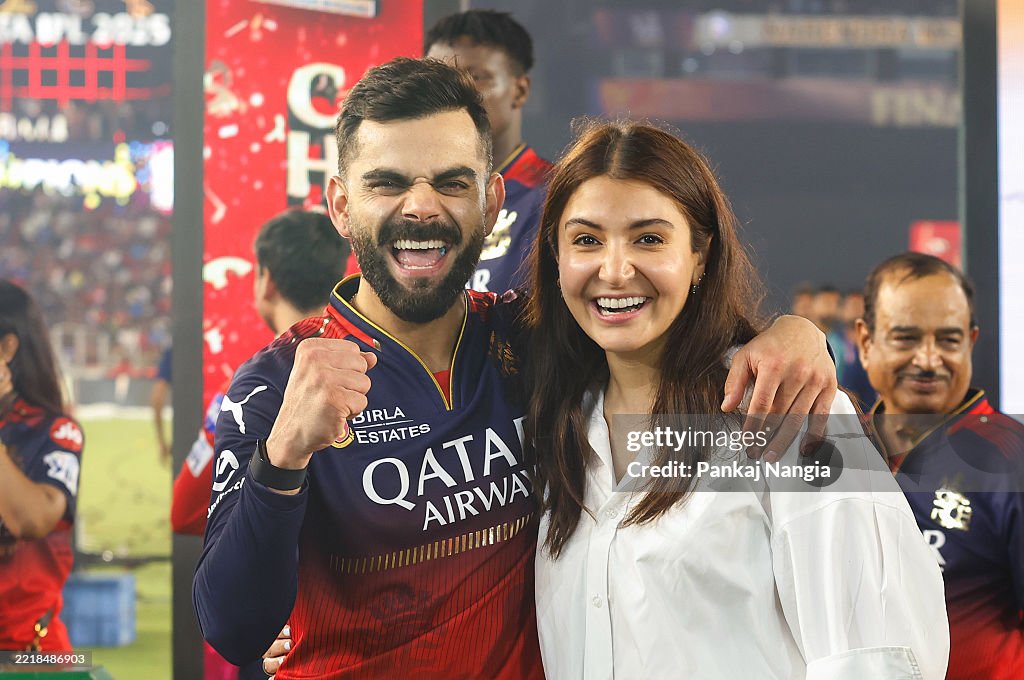 Virat Kohli of Royal Challengers Bengaluru and his wife, Anushka ...