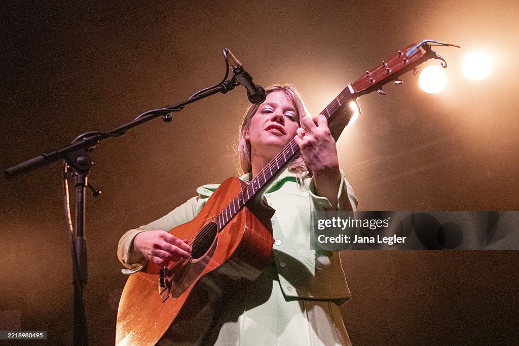 Basia Bulat Performs In Berlin