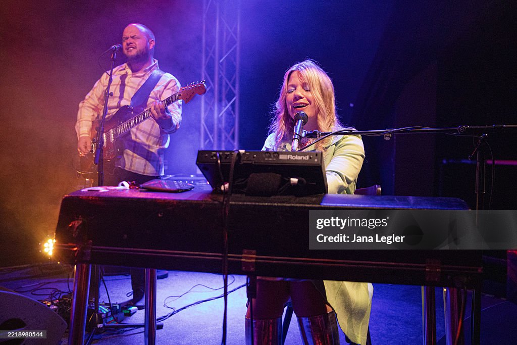 Basia Bulat Performs In Berlin
