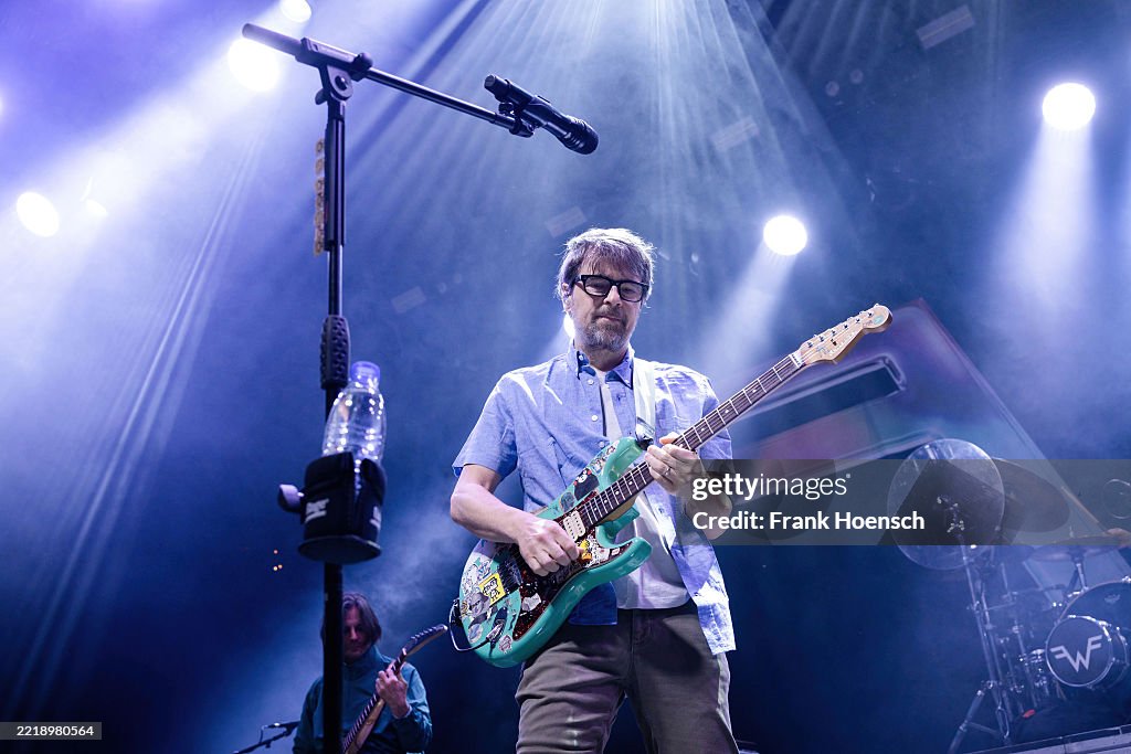 Weezer Perform In Berlin