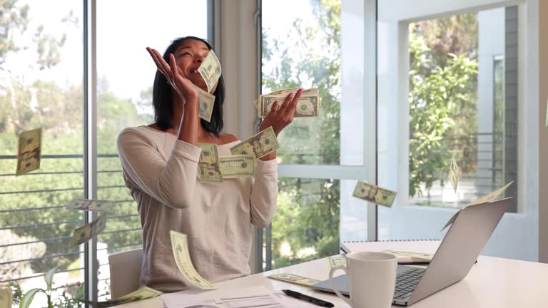 https://media.gettyimages.com/id/2219059787/video/mixed-ethnicity-woman-working-from-home-on-her-laptop.jpg?b=1&s=640x640&k=20&c=1lhm_UlIW67p_wRzIrO-WZ-FlIR-sQcazMK3cnHpHG8=