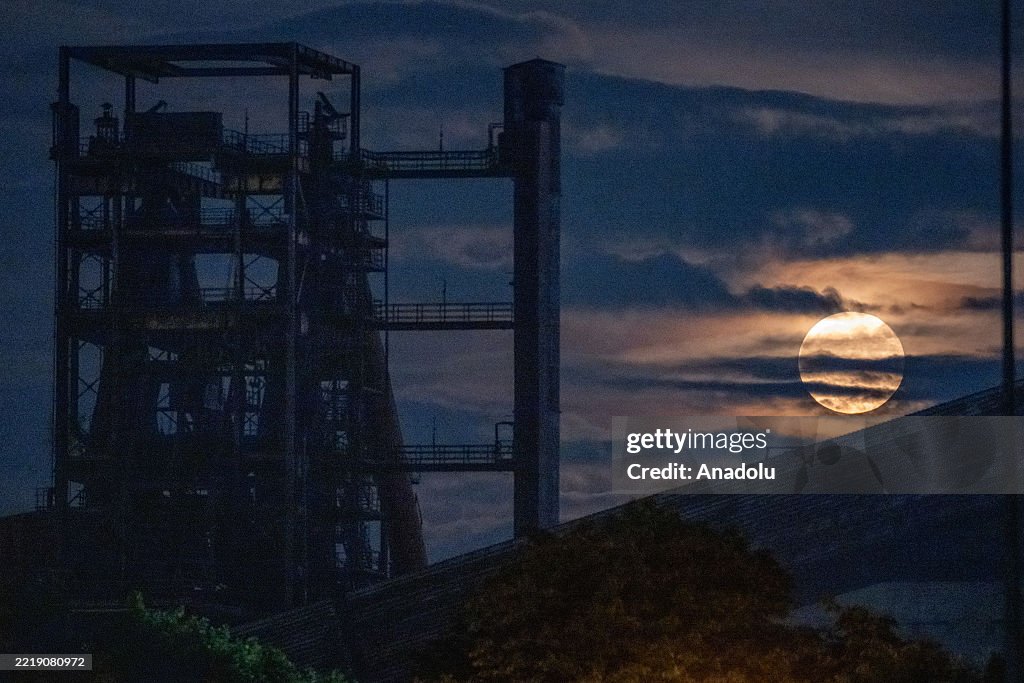 Strawberry moon in Czech Republic