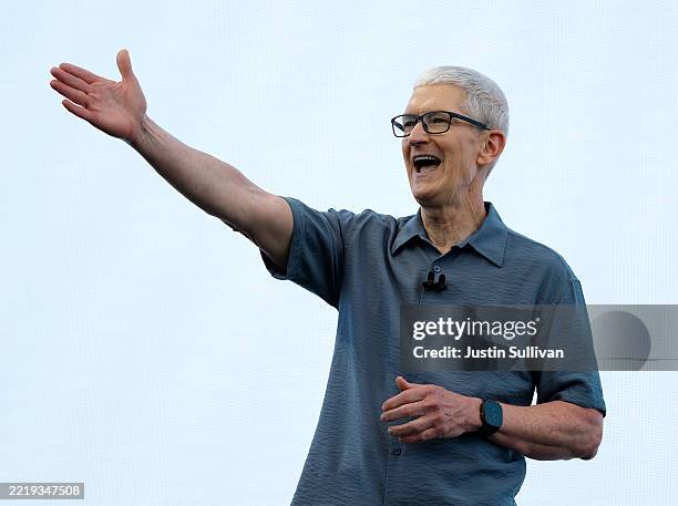 🟥 **"Apple alla WWDC: Innovazioni e Sfide nel Mondo dell'Intelligenza Artificiale"**