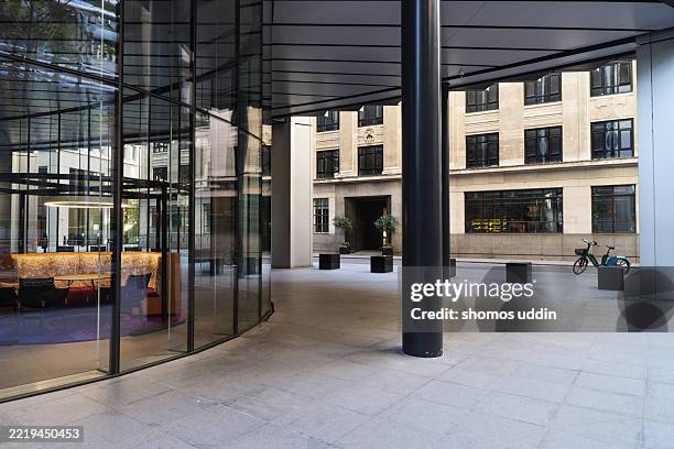 office front in london financial district - office building entry stock pictures, royalty-free photos & images