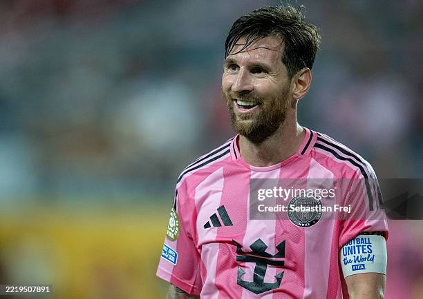 Messi Rosto 4,347 Messi Smiles Stock Photos, High-Res Pictures, and Images - Getty ...