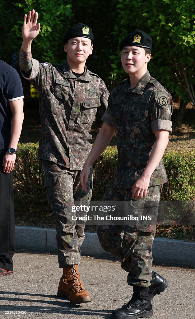 BTS ' Jung Kook and Jimin Discharged from Military