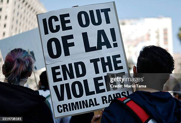 Ice Riots La 6,112 Ice Raids Photos & High Res Pictures - Getty Images