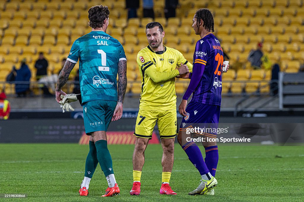 SOCCER : MAY 4 A-LEAGUE - WELLINGTON PHOENIX V PERTH GLORY
