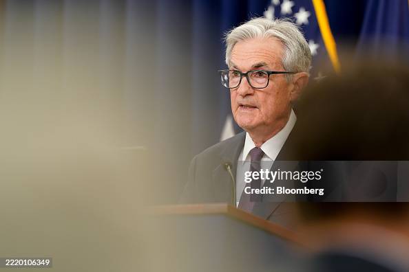 🟥 "Mercati USA in calo: tensioni geopolitiche e futuro dei tassi Fed sotto la lente"