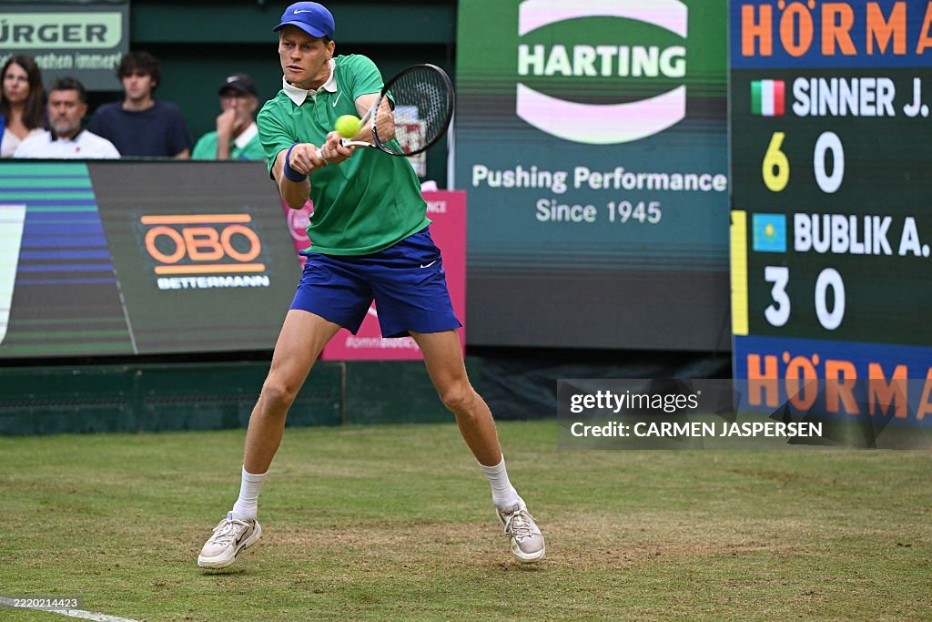 CORRECTION / TENNIS-ATP-GER-DAY 4