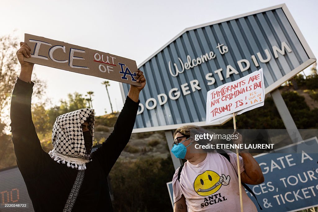 US-POLITICS-IMMIGRATION-BASEBALL-DODGERS